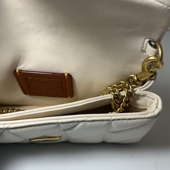 Quilted Tabby Mini Chain Crossbody Bag 19 - Picture 8 of 9